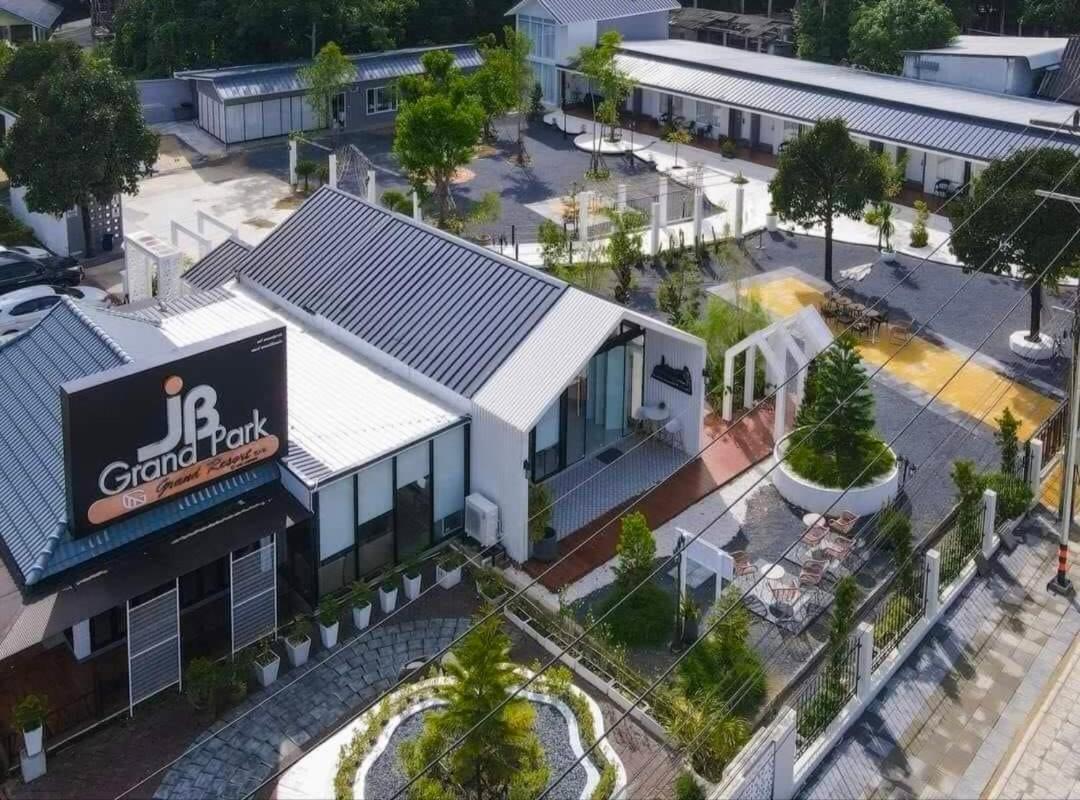 Jb Grand Resort Nakhon Si Thammarat Dış mekan fotoğraf